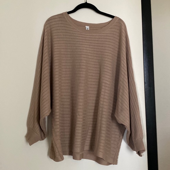 Oversized puff-sleeved sweater - Picture 1 of 3